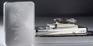 ارتفاع أسعار الفضة بمصر 10% في أسبوع رغم تراجعها عالمياً