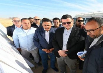 وزير الإسكان يتفقد موقف تنفيذ أعمال الطرق والمرافق للأراضي البديلة في رأس الحكمة