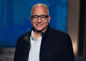 بعد أزمته الأخيرة.. بيومي فؤاد يعلن غلق حساباته