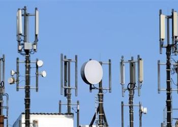 الحكومة توافق على 29 طلب لإقامة أبراج تقوية لشبكات التليفون المحمول