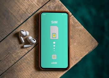 غدا..إي آند مصر تبدأ طرح خدمة eSIM وتجهيز منافذ البيع لاستقبال العملاء