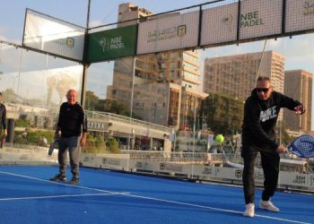 البنك الأهلي المصري يفتتح أول ملعب بادل عائم في مصر وأفريقيا