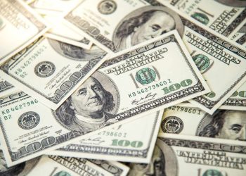 تراجع الدولار واليورو وارتفاع الين قبل بيانات التضخم الأمريكية