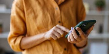 مواطنون ضد الغلاء تحذر من زيادة أسعار خدمات الإتصالات فى مصر