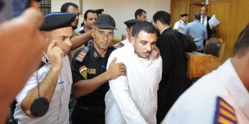 لأول مرة بأمر المحكمة..سفاح التجمع وطليقته وجهاً لوجه