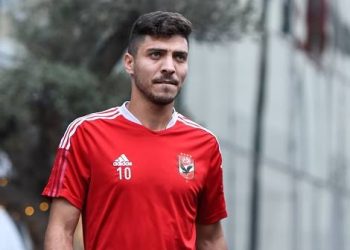 الزمالك يسعى لحسم صفقة شريف في يناير.. واللاعب ينتظر موقف الأهلي