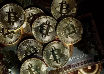 البيتكوين تتجاوز 93 ألف دولار على خلفية أجندة ترامب