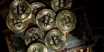 البيتكوين تتجاوز 93 ألف دولار على خلفية أجندة ترامب