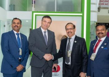 نشاط مكثف لوزير الزراعة في أبوظبي