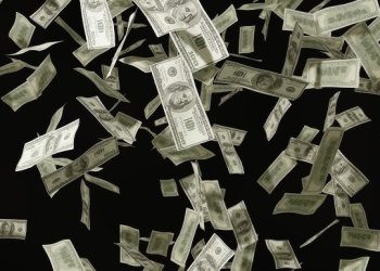 الدولار يواصل الصعود فى بداية تعاملات البنوك اليوم