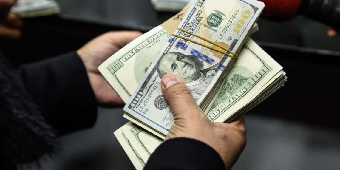 ارتفاع تحويلات المصريين في الخارج بنسبة 66% لتسجل 2.6 مليار دولار