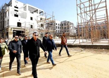 وزير الإسكان يتفقد تطوير “حديقة تلال الفسطاط” لمتابعة الموقف التنفيذي للمشروع