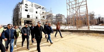 وزير الإسكان يتفقد تطوير “حديقة تلال الفسطاط” لمتابعة الموقف التنفيذي للمشروع