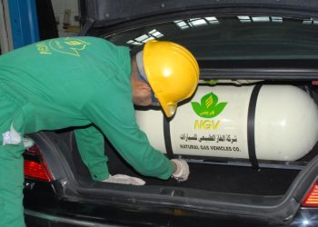 الحكومة تستعد لإطلاق مبادرة تحويل السيارات للعمل بالغاز الطبيعي