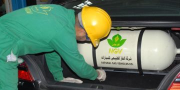 الحكومة تستعد لإطلاق مبادرة تحويل السيارات للعمل بالغاز الطبيعي