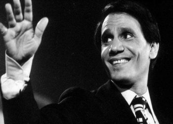 لأول مرة..نجل شقيق عبد الحليم حافظ يفتح أبواب منزل العندليب