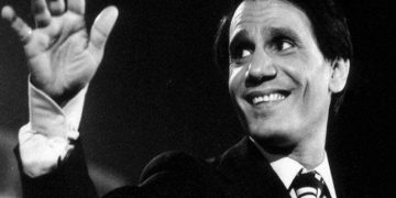 لأول مرة..نجل شقيق عبد الحليم حافظ يفتح أبواب منزل العندليب