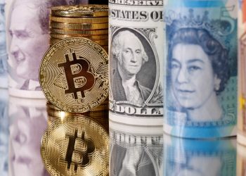 عملة بيتكوين الرقمية تتخطى حاجز 100 ألف دولار لأول مرة