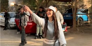 كيف احتفلت زوجة عصام صاصا بإيقاف تنفيذ حكم حبسه