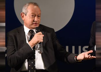 نجيب ساويرس يكشف خطة مبتكرة لإيجاد حل لأزمة اللاجئين من الشرق الأوسط