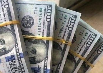 سعر بيع الدولار يرتفع حتى 49.90 جنيه بمنتصف التعاملات