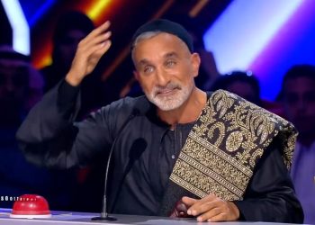 باسم يوسف يكشف سبب ظهوره بالعمة والجلابية الصعيدي