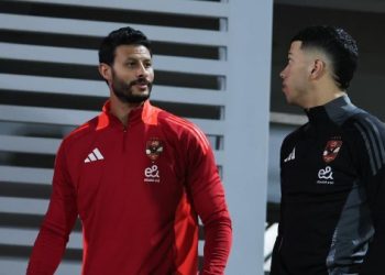 إمام عاشور يشارك في مران مستبعدي الأهلى.. وغياب محمد الشناوي