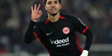 عمر مرموش ضمن قائمة جوارديولا لإنقاذ مانشستر سيتي