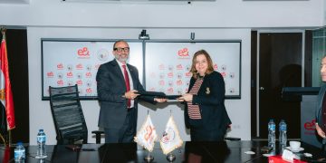 «إي آند مصر» توقع بروتوكول تعاون مع صندوق الإسكان لتوفير حلول الاتصالات بالمجتمعات العمرانية