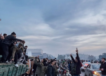 «سقوط الأسد» والمعارضة تسيطر على دمشق والاحتلال يتوسع في الجولان