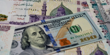 الدولار يسجل مستوى قياسياً جديداً أمام الجنيه المصري ليصل إلى هذا المستوى