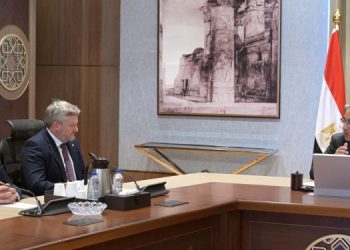 رئيس الوزراء يلتقي الرئيس التنفيذي لشركة “بريتش بتروليم” البريطانية