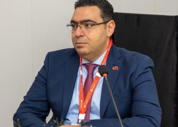 إي آند مصر تطلق خدمة الشريحة المدمجة eSIM رسميًا في السوق المصري