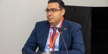 إي آند مصر تطلق خدمة الشريحة المدمجة eSIM رسميًا في السوق المصري