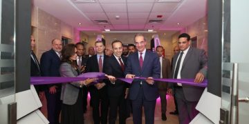 وزير الاتصالات يفتتح مركز تميز شركة “كومفولت” Commvault العالمية بالقاهرة