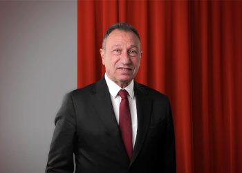 مرتجي في أمريكا لحضور قرعة المونديال .. والخطيب يعتذر لظروف صحية