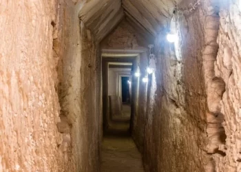 بعمق 13 مترا..اكتشاف نفق صخري في الإسكندرية يرجع إلى العصر اليوناني