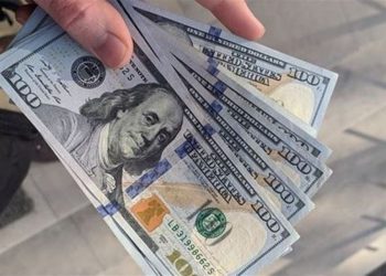 سعر بيع الدولار يرتفع 12 قرشا في ختام التعاملات