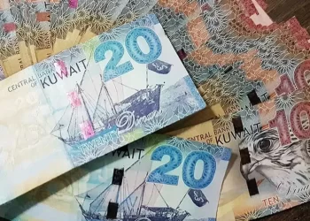 سعر الدينار الكويتي أمام الجنيه اليوم الثلاثاء في البنوك