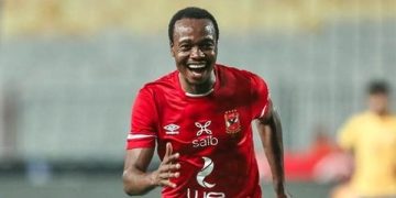 بعد الانتقال إلى الدوري القطري..بيرسي تاو يوجه رسالة وداع للأهلي وجماهيره