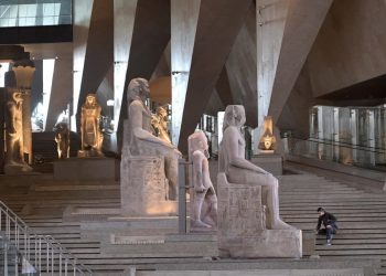 رئيس الوزراء يتفقد اللمسات النهائية لمشروع المتحف المصري الكبير والمنطقة المحيطة