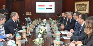 الخطيب يدعو مستثمري لوكسمبورج للاستفادة من الفرص المتاحة بالسوق المصري