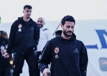 بعثة الأهلي تصل الجزائر استعدادًا لمواجهة شباب بلوزداد في دوري أبطال أفريقيا