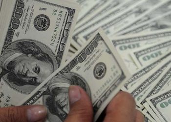 سعر الدولار مقابل الجنيه المصري اليوم الإثنين في البنوك