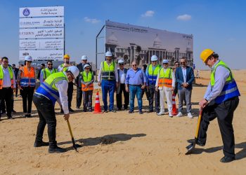 أبتاون 6 اكتوبر و جلوبال سكول مانجمنت يضعان حجر الأساس لمدرسة “مملكة المعرفة الدولية”