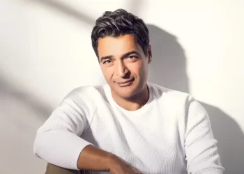 حميد الشاعري يرزق بأول حفيد من ابنته نبيلة ويطلق عليه اسم “نوح”