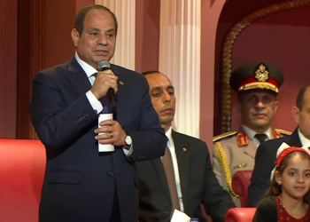 انطلاق احتفالية وطن السلام بمشاركة نجوم الغناء في حضور الرئيس السيسي
