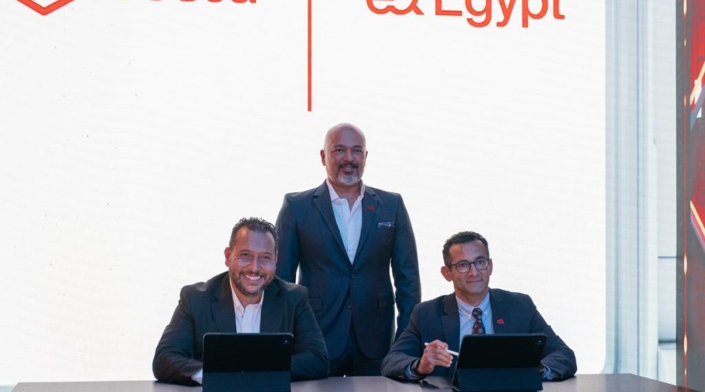 “إي آند مصر” و”بوسطة” توقعان أول شراكة استراتيجية لدمج التكنولوجيا المالية واللوجستيات في السوق المصري