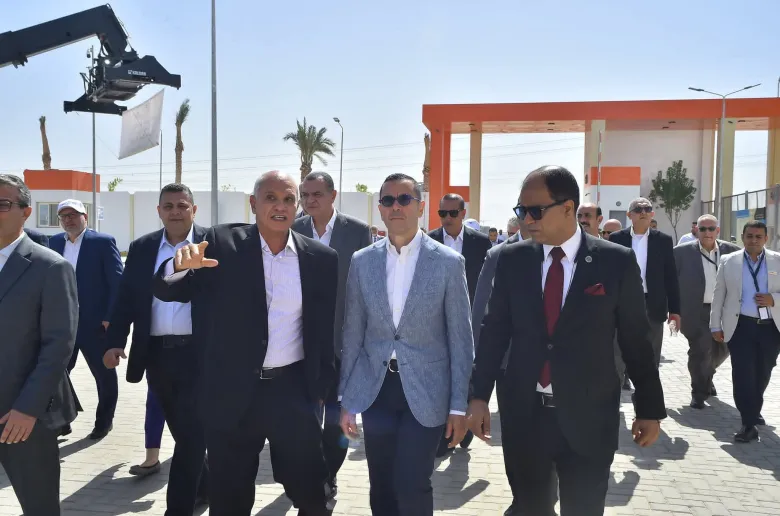 وزير الاستثمار والتجارة الخارجية يتفقد المركز اللوجستي الجمركي باقتصادية قناة السويس
