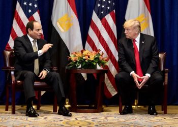 الرئيس السيسي يهدي الرئيس الأمريكي قلادة النيل تقديرًا لجهوده في إحلال السلام